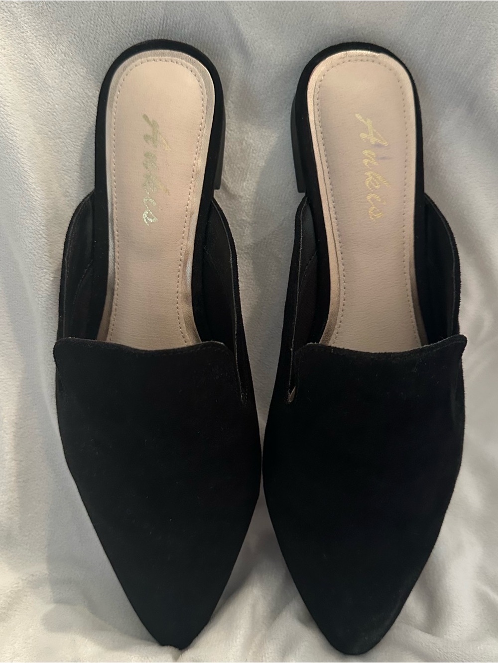 Aldo Black Suede Pointed-Toe Slip-On Mules size 7